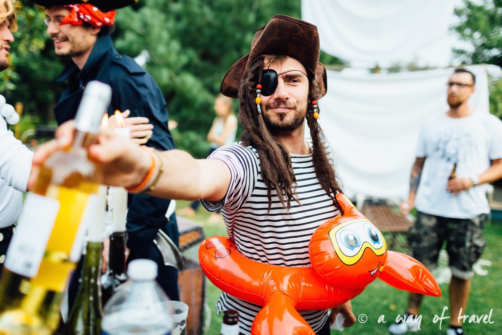 Soiree theme pirate fete deco anniversaire deguisement 12